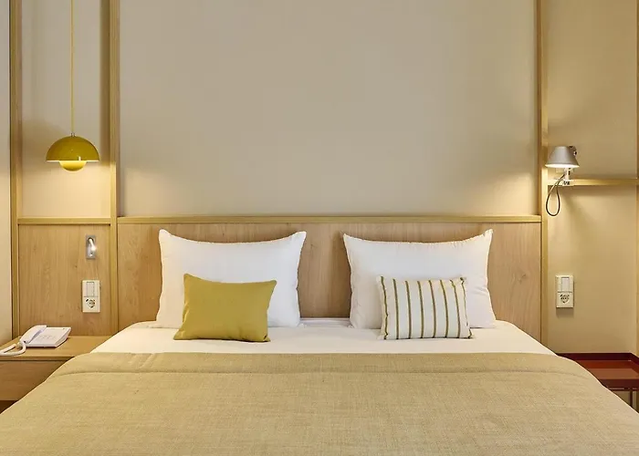 Marina By Urh Hotel